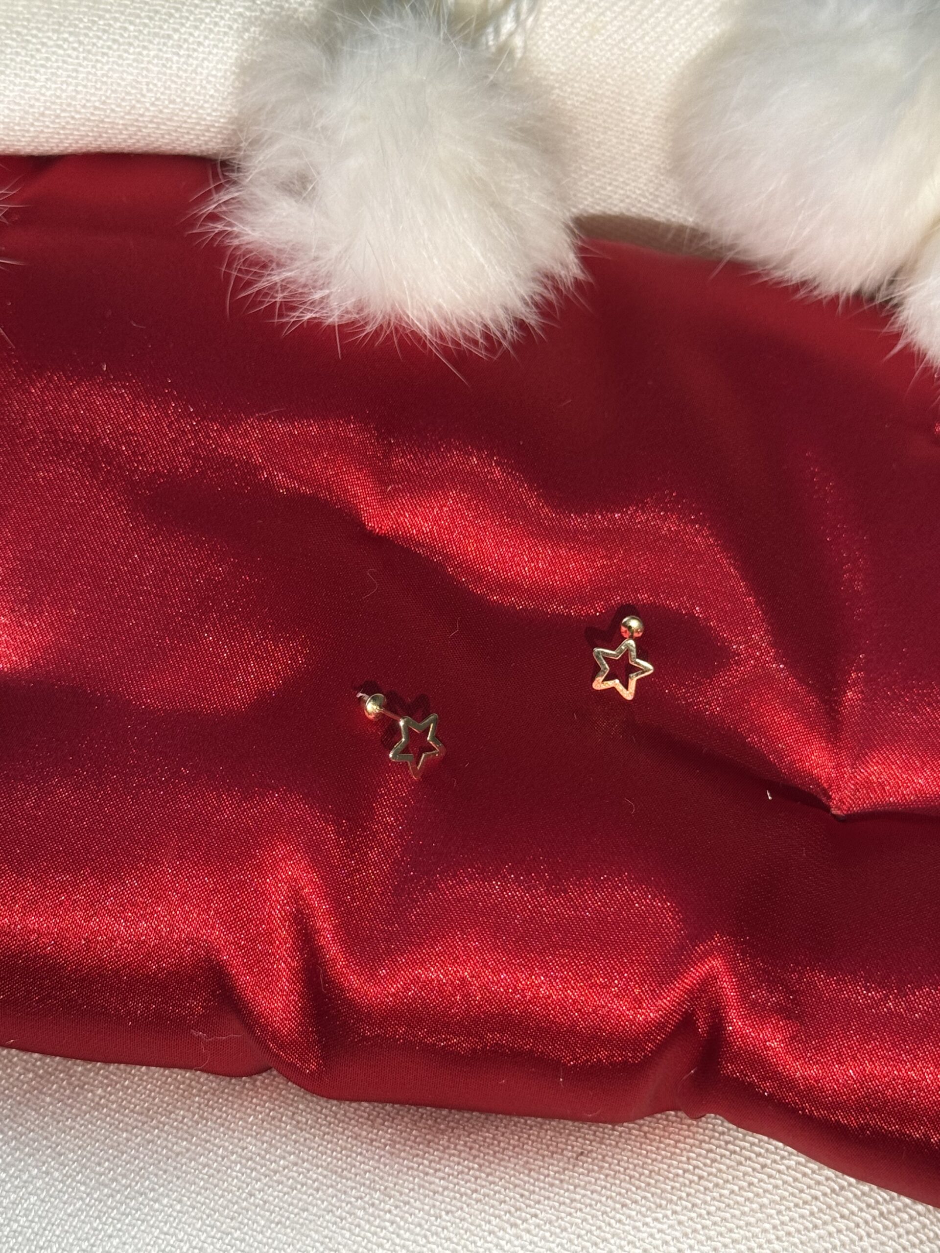 Brinco Estrela Solitária Vazada em Ouro 18